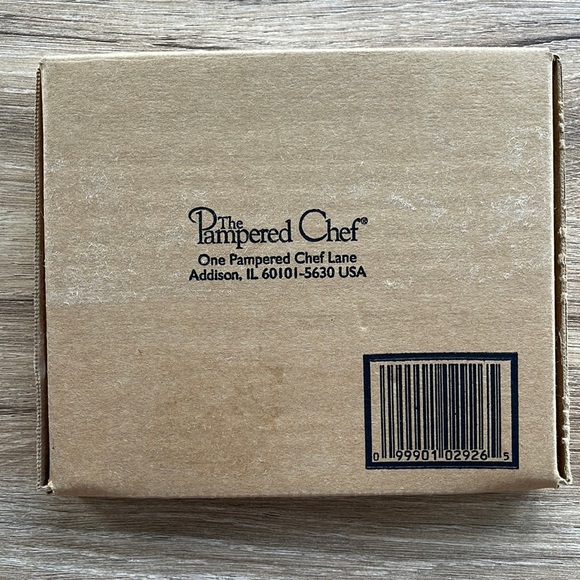 NIB The Pampered Chef PEACE ON EARTH Stoneware Cookie Mold Box & Recipe Booklet - Picture 5 of 5